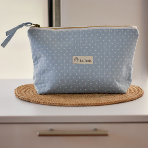 Un toque de glamour en tu rutina diaria: guarda tus cosméticos en nuestra bolsa para maquillaje