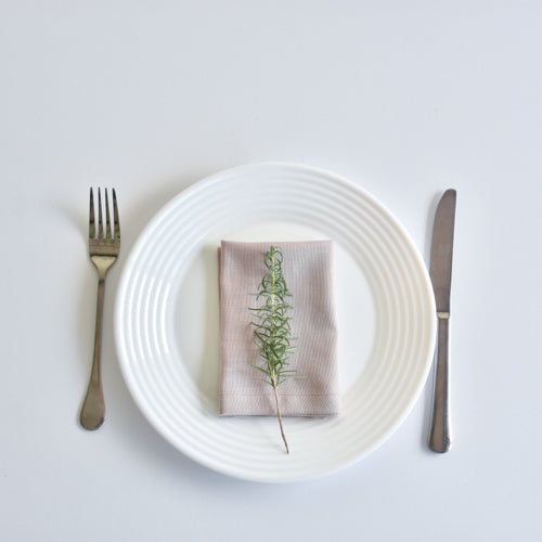 Servilletas de lino: el toque final perfecto para ubicar tus cubiertos en la mesa cualquier ocasión