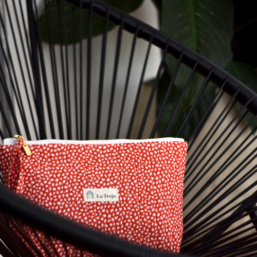 Mantén tus productos de belleza organizados y accesibles con nuestra cosmetiquera