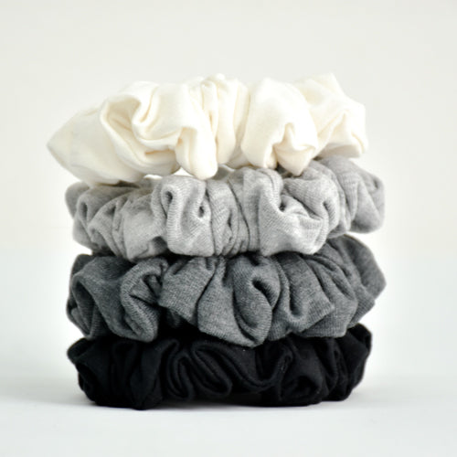 Moña negra Haz que cada día sea un buen día para el cabello con nuestros scrunchies