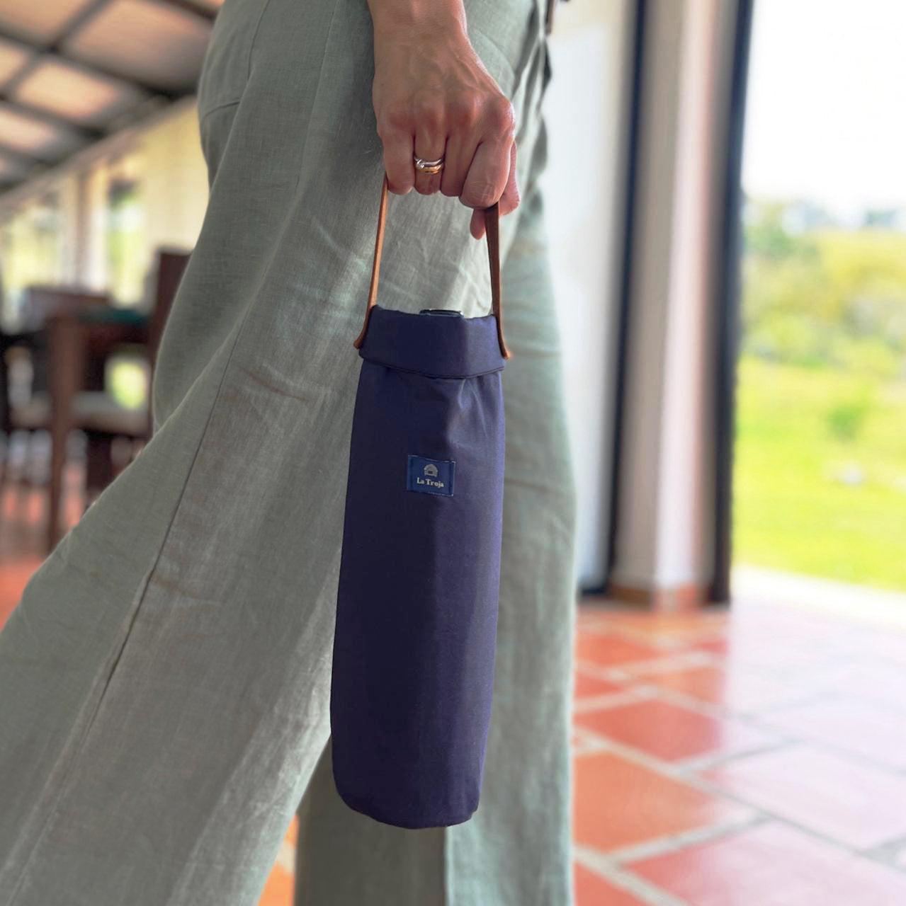 Lleva tu vino favorito a donde vayas con nuestro estuche de tela acolchada