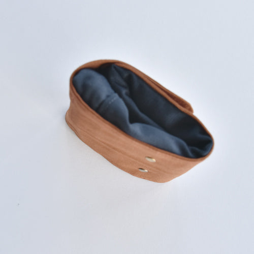 Cangurera vegana hombre: Elegancia y durabilidad en un diseño moderno