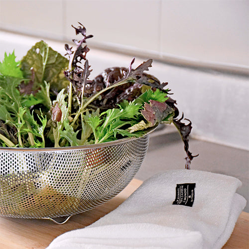Vibrante y fresca: lechuga morada protegida en nuestras fundas reutilizables para tus ensaladas